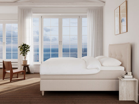 Snefrid Nordlys 210x210 Sand Nordic Dream tilbyr senger med skandinavisk design og materialer av høy kvalitet. Opplev perfekt komfort for en god natts søvn. Bestill din i dag!