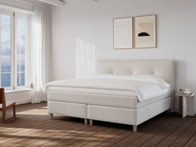 Snefrid Nordlys 220x220 Bouclé cream Nordic Dream tilbyr senger med skandinavisk design og materialer av høy kvalitet. Opplev perfekt komfort for en god natts søvn. Bestill din i dag!