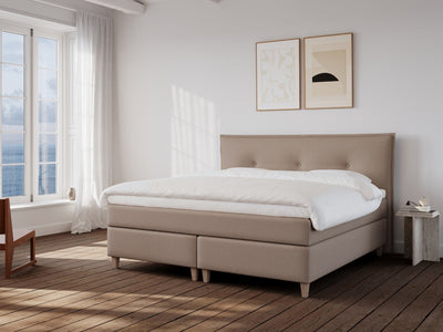 Snefrid Nordlys 220x220 Brun Nordic Dream tilbyr senger med skandinavisk design og materialer av høy kvalitet. Opplev perfekt komfort for en god natts søvn. Bestill din i dag!