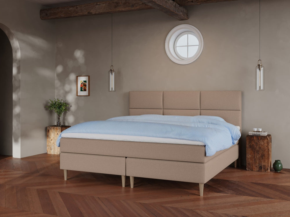 Svanhild Fjäll 210x210 Brun Nordic Dream tilbyr senger med skandinavisk design og materialer av høy kvalitet. Opplev perfekt komfort for en god natts søvn. Bestill din i dag!