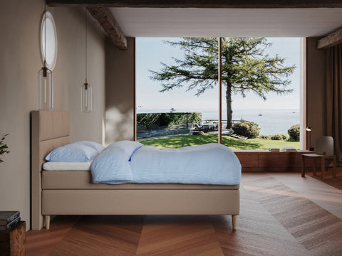 Svanhild Fjord 140x200 Brun Nordic Dream tilbyr senger med skandinavisk design og materialer av høy kvalitet. Opplev perfekt komfort for en god natts søvn. Bestill din i dag!
