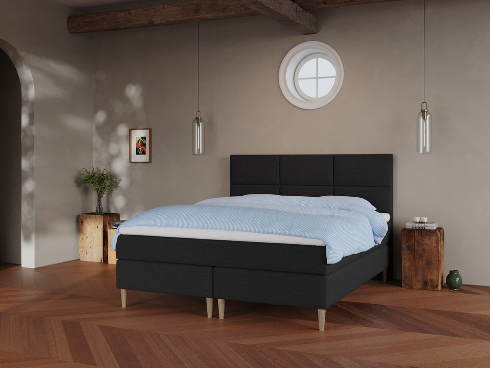 Svanhild Fjord 160x210 Antrasitt Nordic Dream tilbyr senger med skandinavisk design og materialer av høy kvalitet. Opplev perfekt komfort for en god natts søvn. Bestill din i dag!