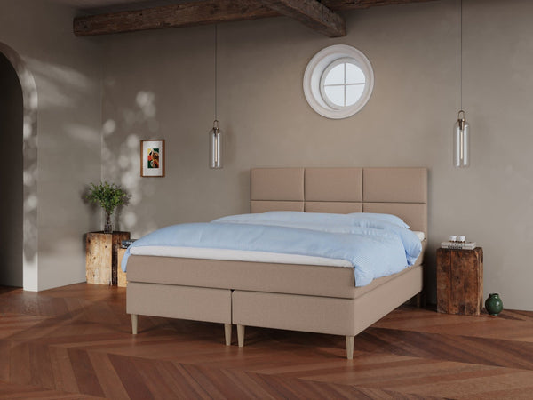 Svanhild Fjord 160x210 Brun Nordic Dream tilbyr senger med skandinavisk design og materialer av høy kvalitet. Opplev perfekt komfort for en god natts søvn. Bestill din i dag!